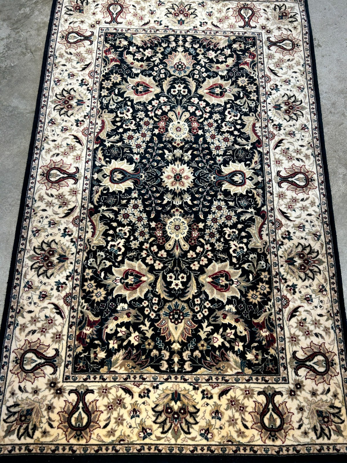 3'1"x5' Hand-Knotted 100% Wool Pile Lahovere Rug