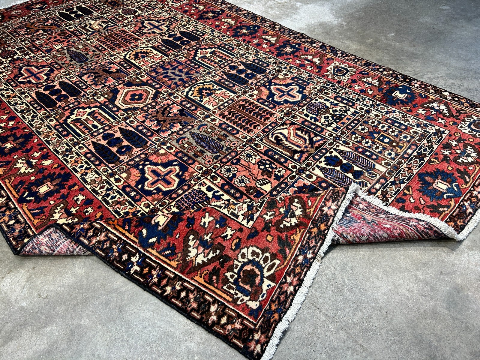 6'5"x9'8" Hand-Knotted 100% Lamb Wool Bakhtiarie Carpet - Area Rug