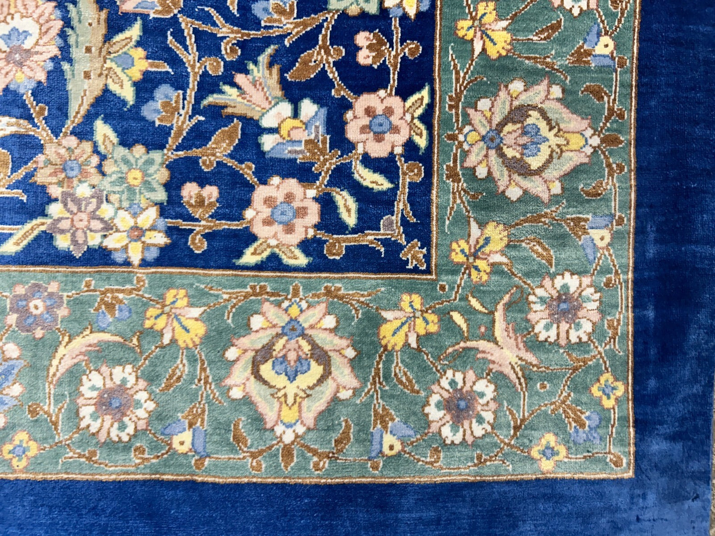 10'1"x13'1" Exquisite Signed Hand-Knotted 100% Silk Qume Rug