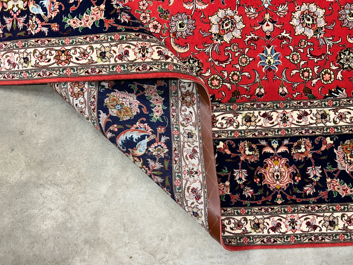 9'11"x12'10" Fine Hand-Knotted Wool & Silk Tabrize Rug