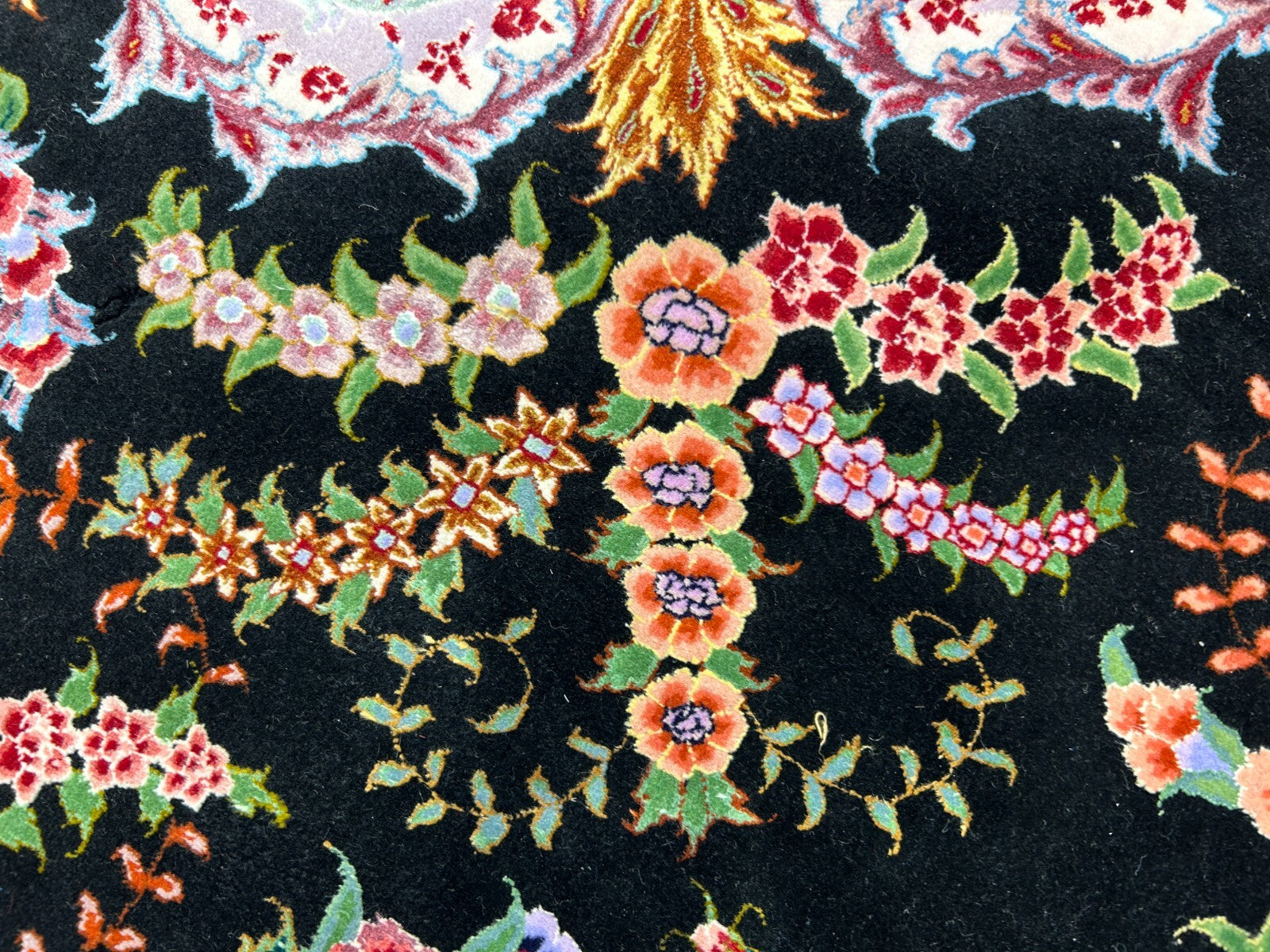 6'8"x10' Extra-Fine Hand-Knotted Wool & Silk Blend Tabrize Carpet - Area Rug