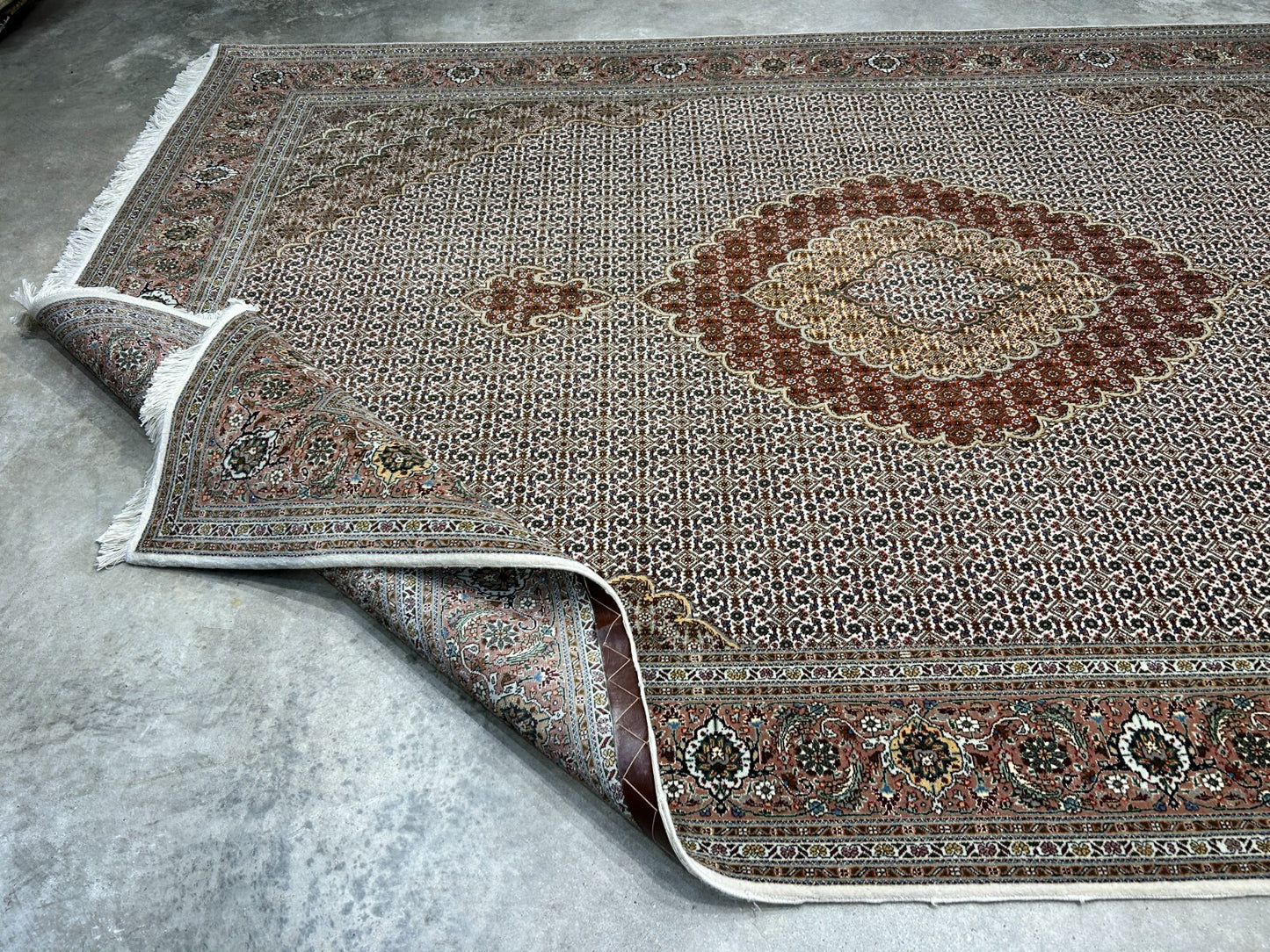 6'8"x10' Fine Hand-Knotted Wool & Silk Oriental Tabrize Rug - Area Carpet