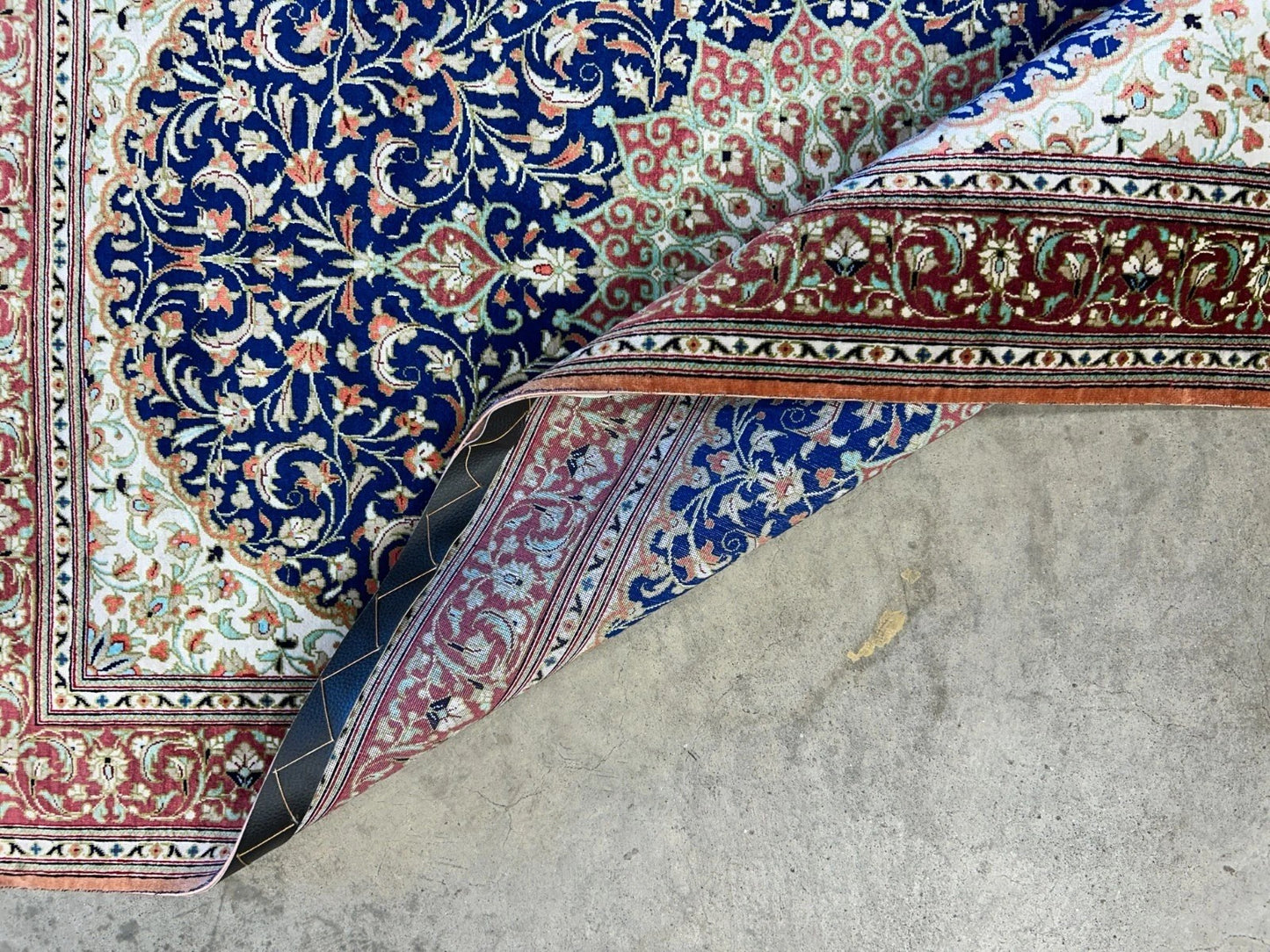 2'8"x4'1" Exquisite Extra-Fine Hand-Knotted 100% Silk Qume Area Rug