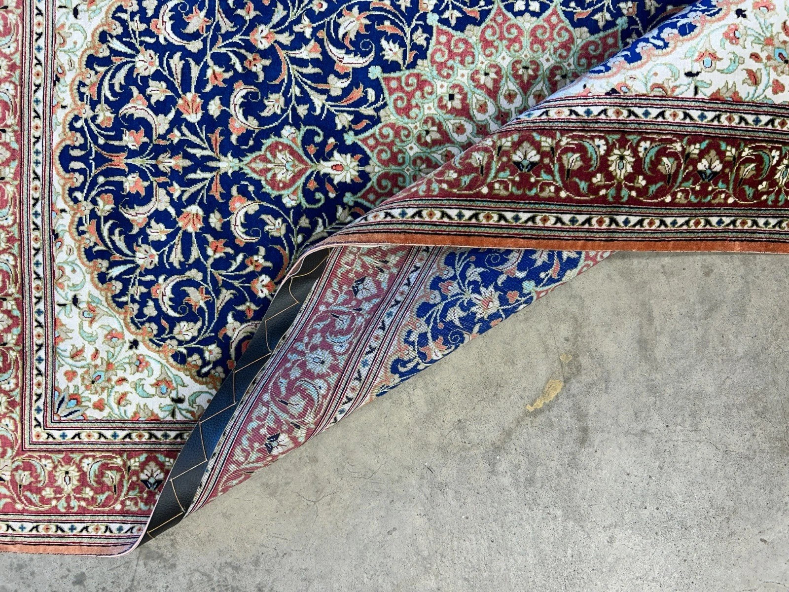 2'8"x4'1" Exquisite Extra-Fine Hand-Knotted 100% Silk Qume Area Rug