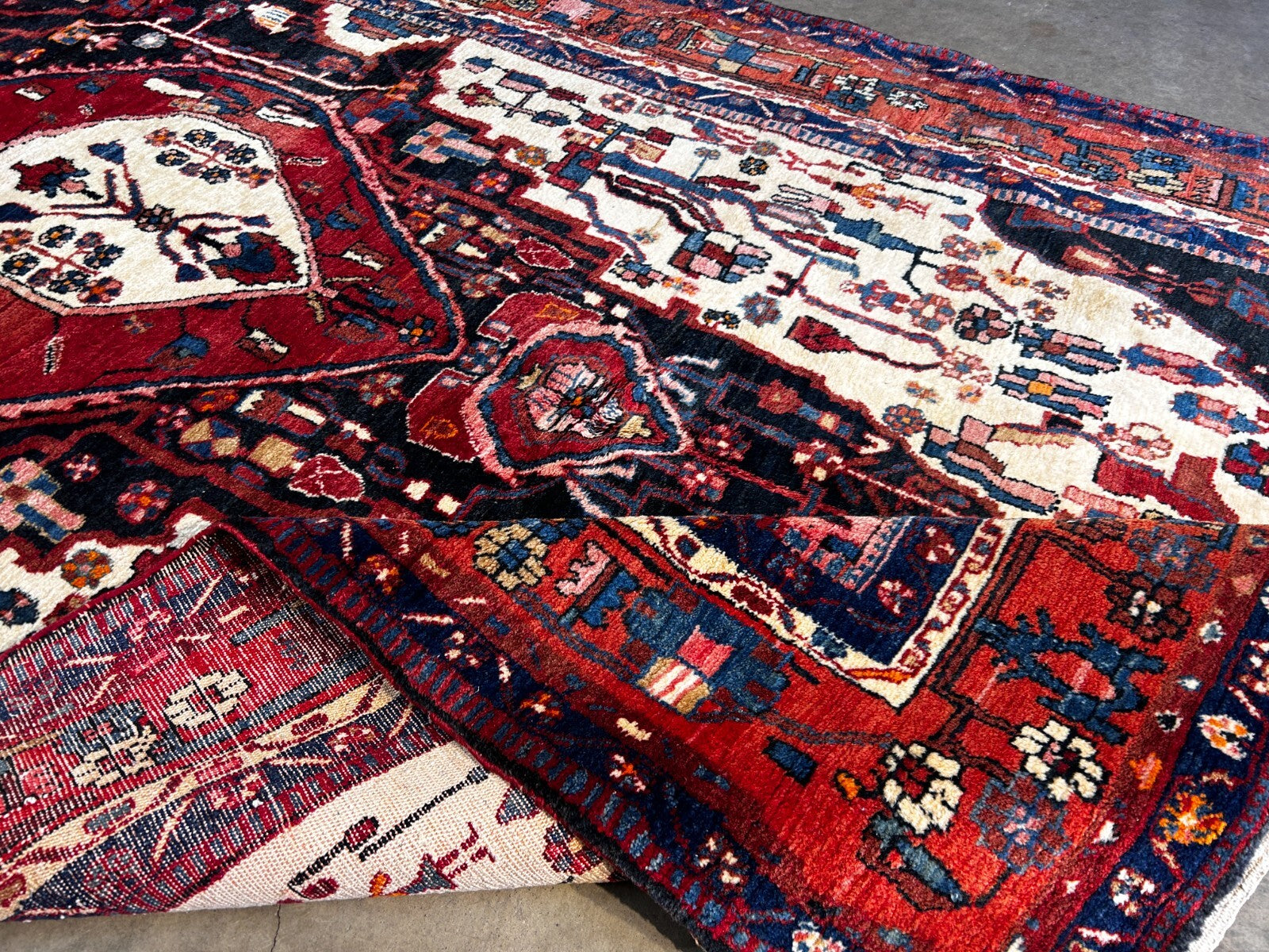 5'1" x 10'10'' Hand-Knotted 100% Lamb Wool Carpet - Nahavande Area Rug