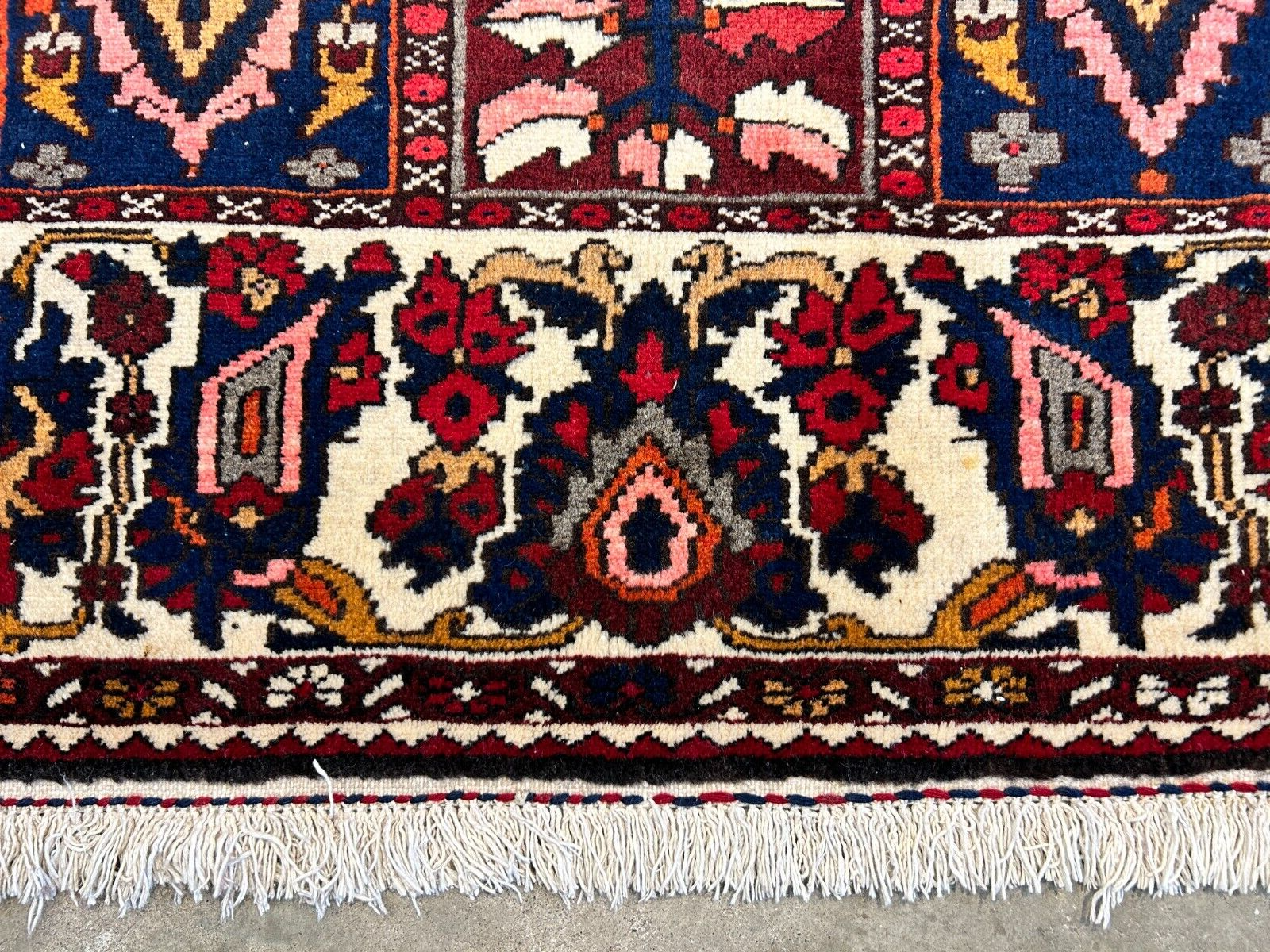 6'10"x10'1" Hand-Knotted 100% Lamb Wool Bakhtiarie Carpet - Area Rug