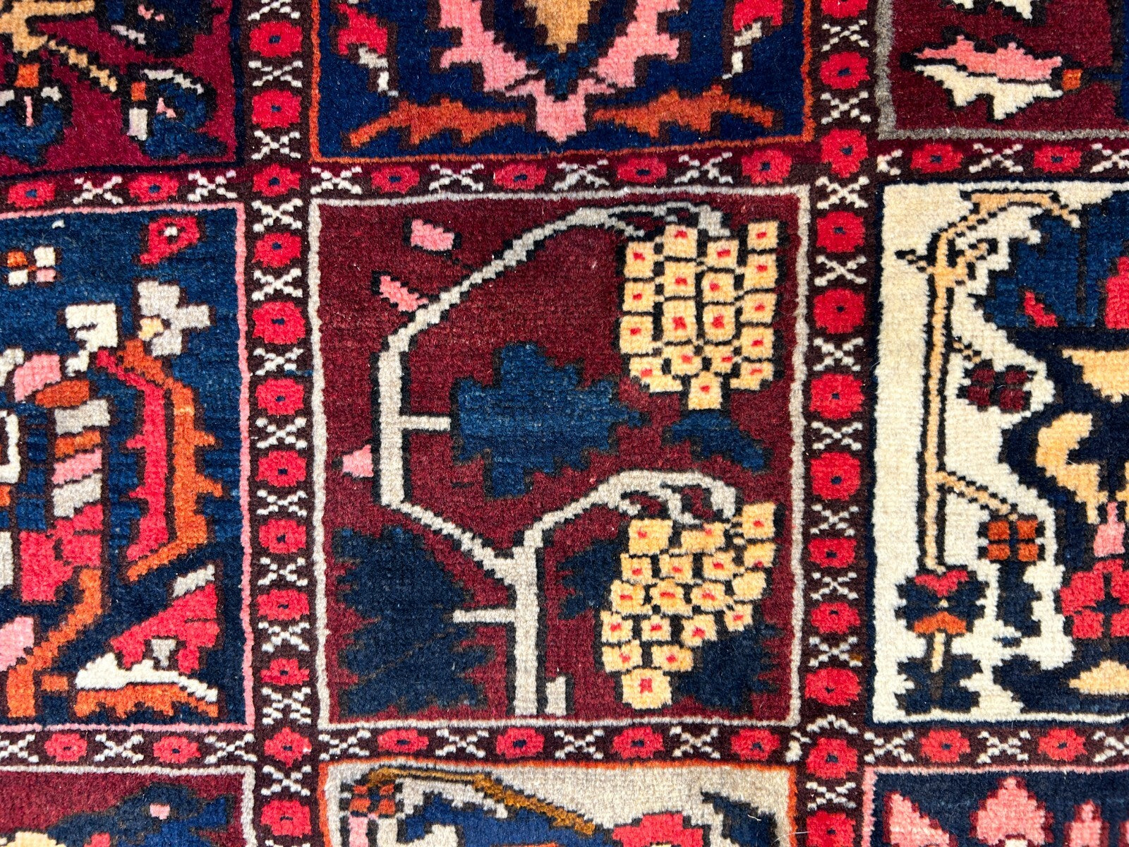 6'10"x10'1" Hand-Knotted 100% Lamb Wool Bakhtiarie Carpet - Area Rug