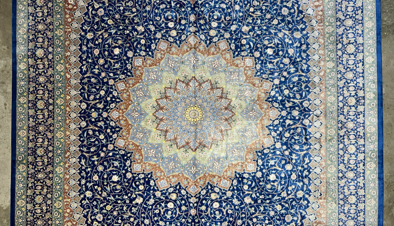 10'1"x13'1" Exquisite Signed Hand-Knotted 100% Silk Qume Rug