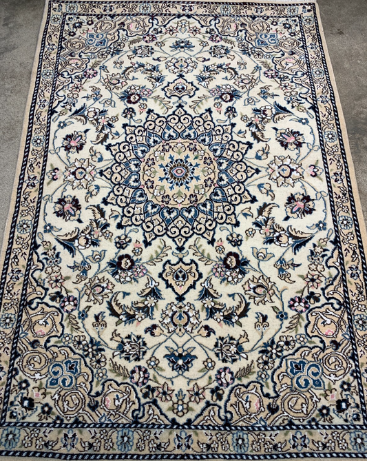 2'9"x4'5" Fine Hand-Knotted Wool & Silk Blend Naine Carpet - Area Rug
