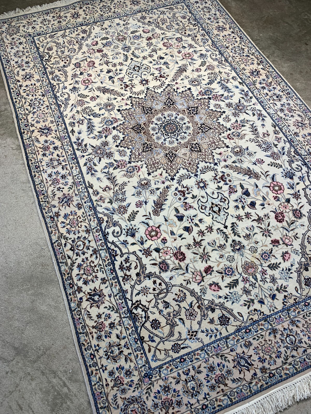 4'3"x6'10" Fine Hand-Knotted Wool & Silk Blend Naine Carpet - Area Rug