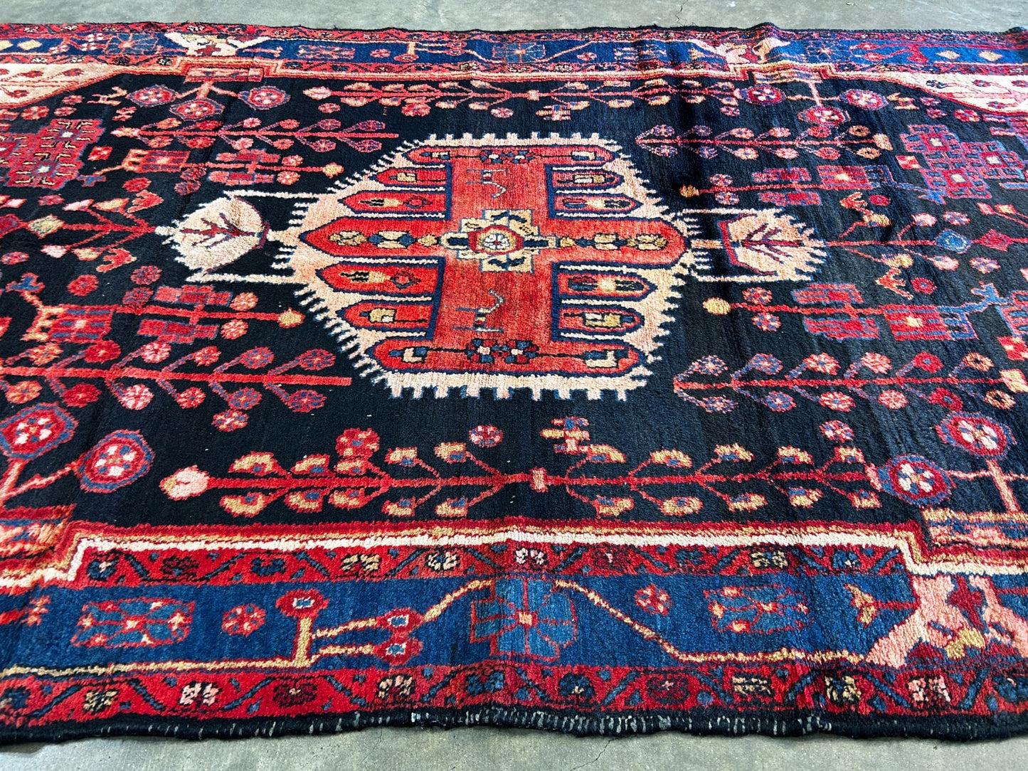 5'1" x 10'2'' Hand-Knotted 100% Lamb Wool Carpet - Nahavande Area Rug