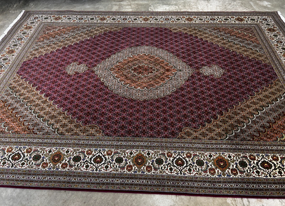 8'2"x11'10" Fine Hand-Knotted Silk & Wool Tabrize Fish Style Rug