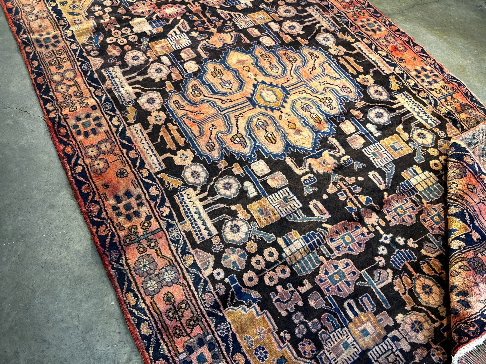 5'6" x 9'5" Hand-Knotted 100% Wool Pile Nahavande Area Rug - Carpet