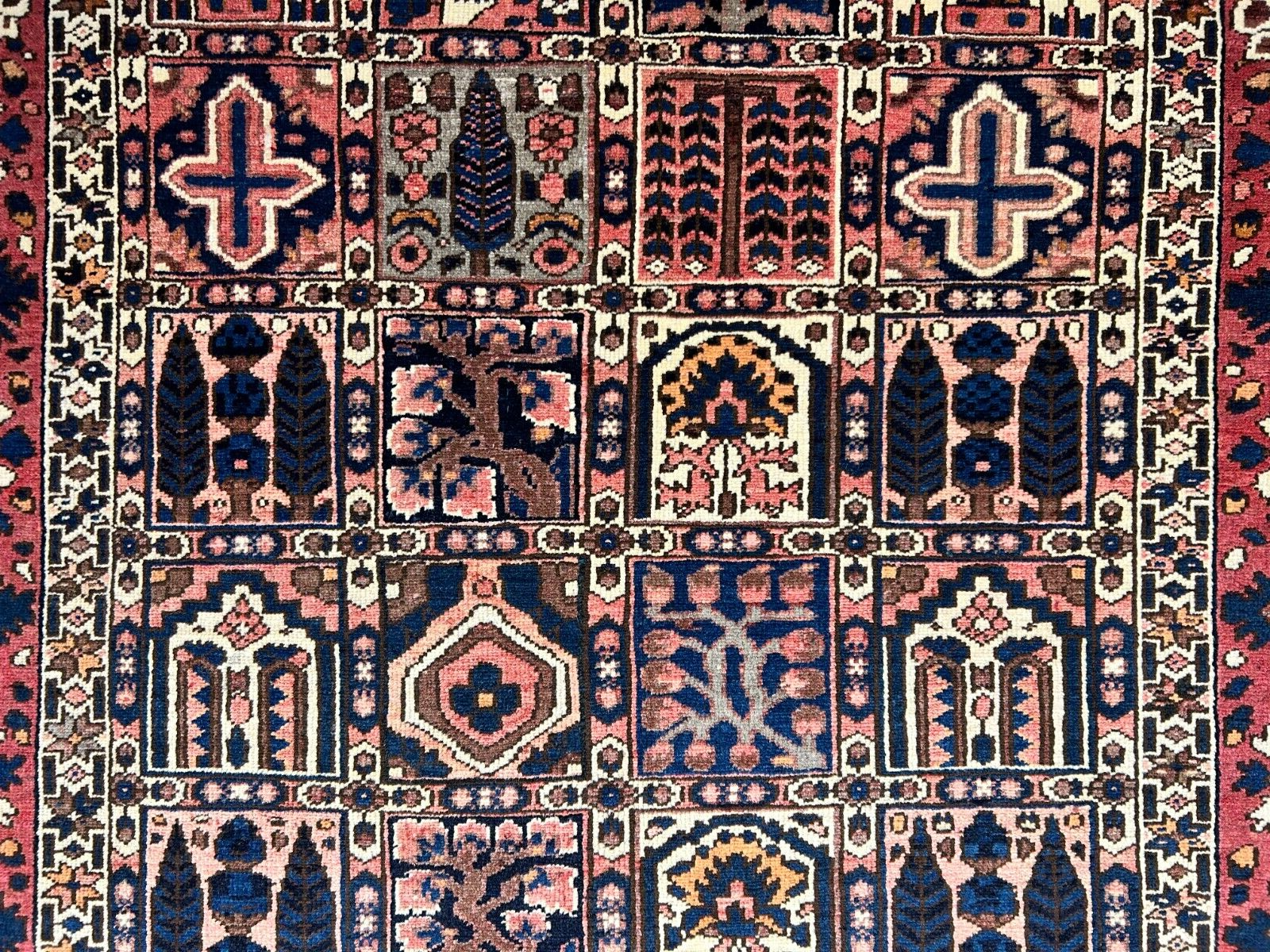 6'5"x9'8" Hand-Knotted 100% Lamb Wool Bakhtiarie Carpet - Area Rug