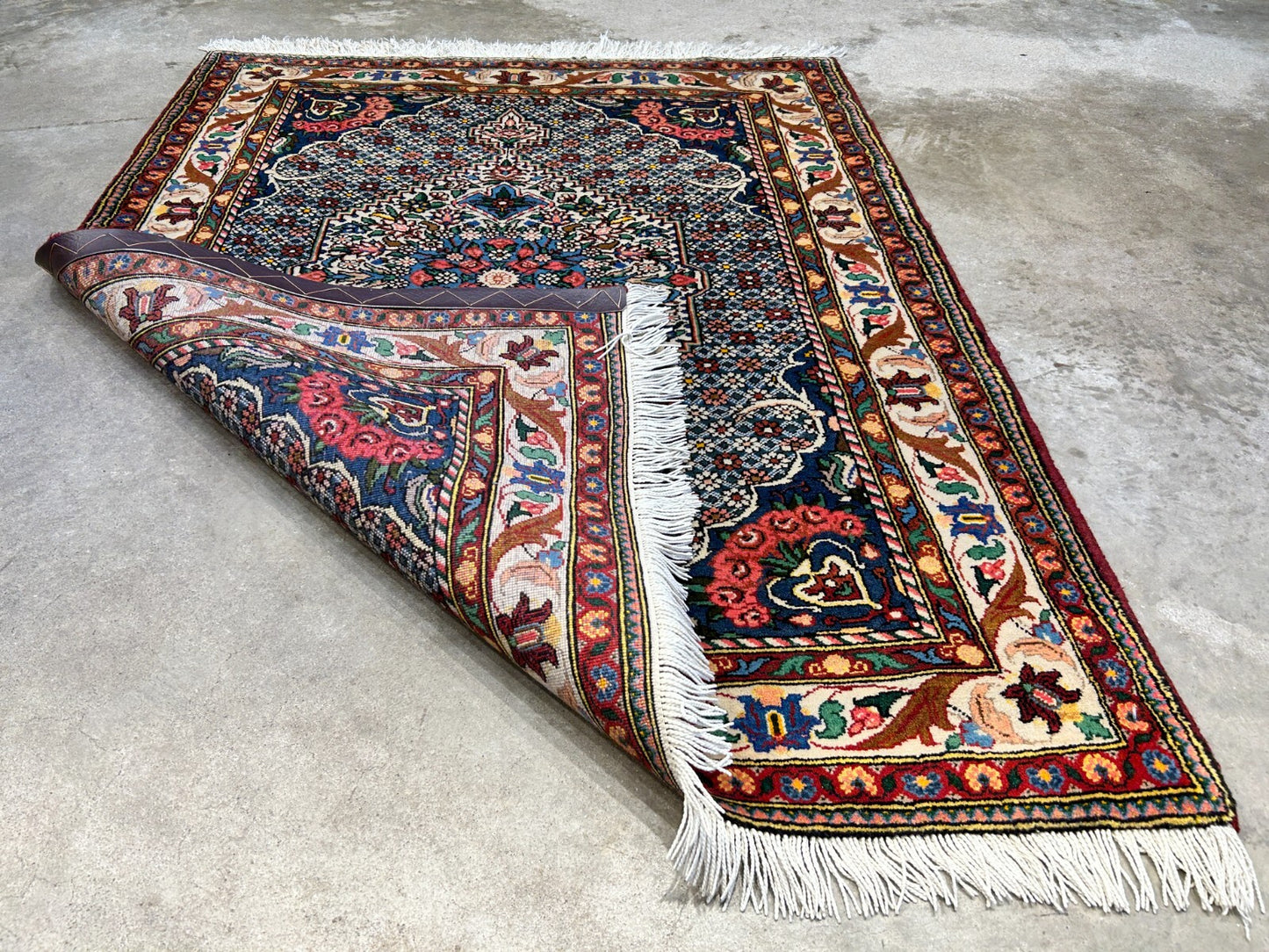 3'5"x5'2" Hand-Knotted 100% Lamb Wool Bakhtiarie Area Rug