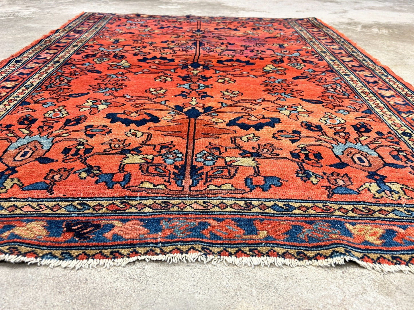 Collector Antique - 3'6"x4'4" Hand-Knotted 100% Wool Pile Sarouke Lilian Rug