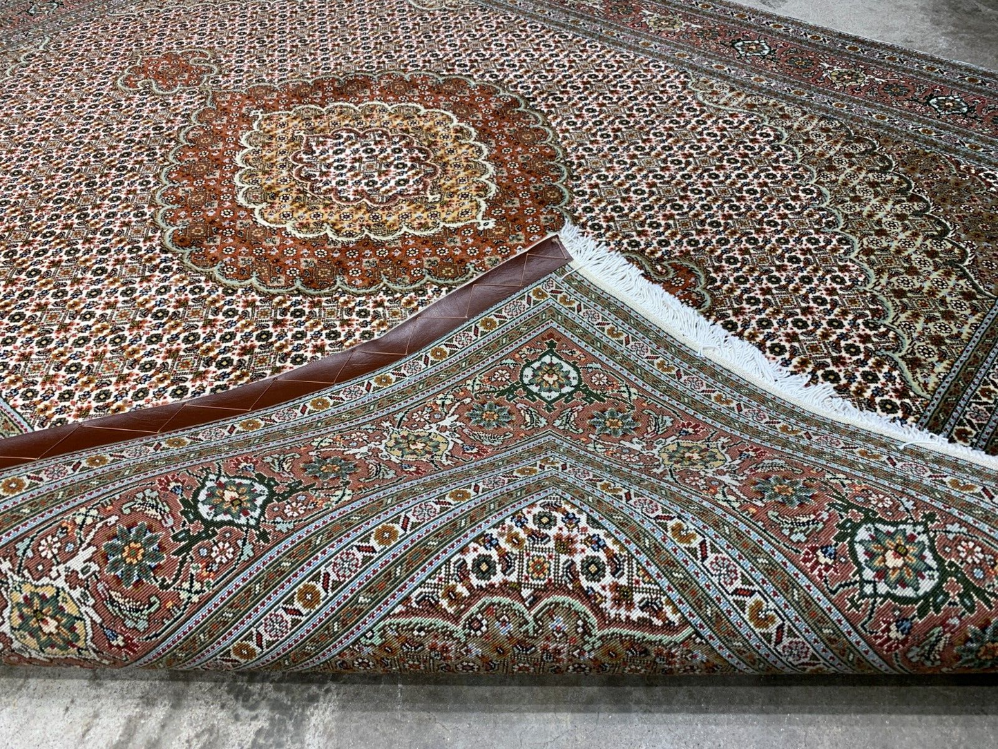 5'2"x6'4" Fine Hand-Knotted Wool & Silk Blend Tabrize Mahi Carpet - Area Rug