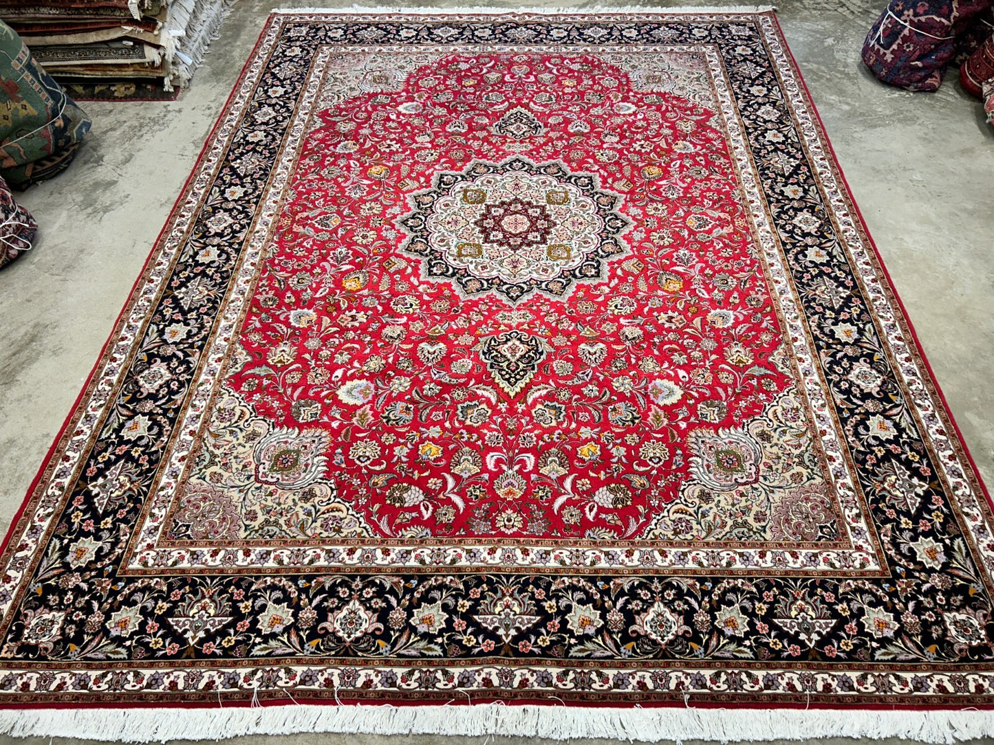 8'10"x12'11" Fine Hand-Knotted Wool & Silk Tabrize Rug
