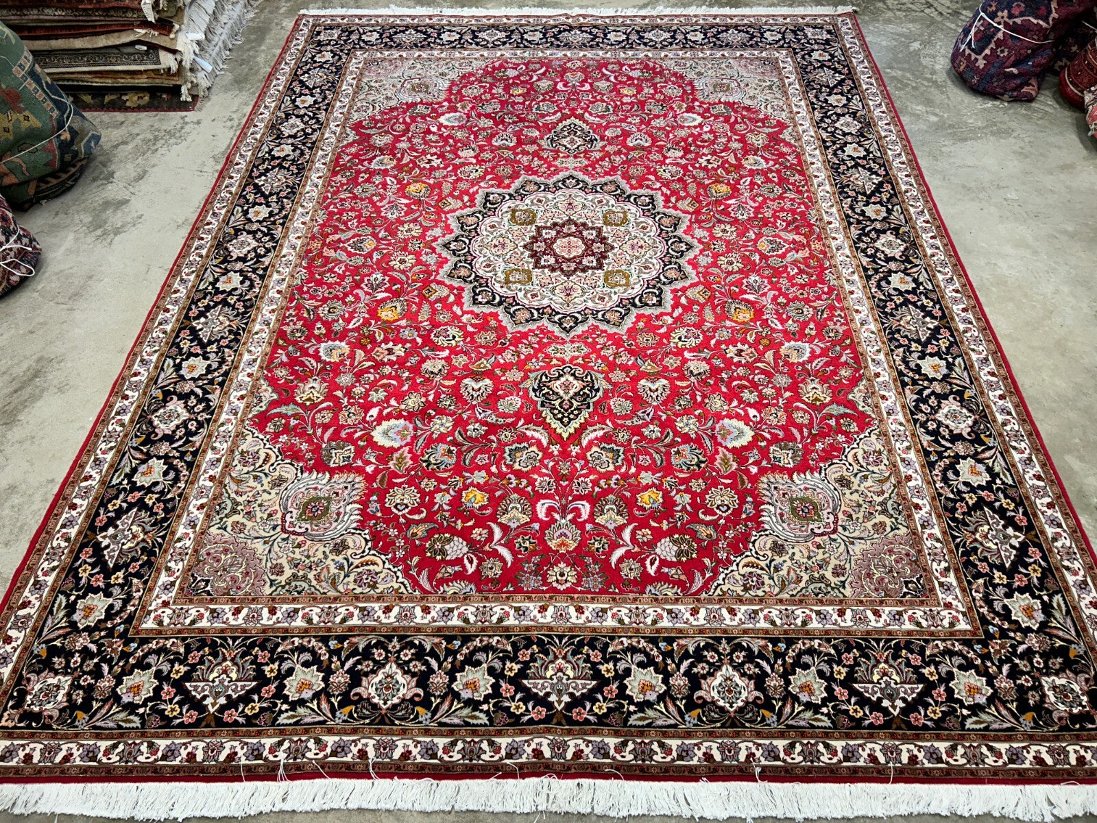 8'10"x12'11" Fine Hand-Knotted Wool & Silk Tabrize Rug