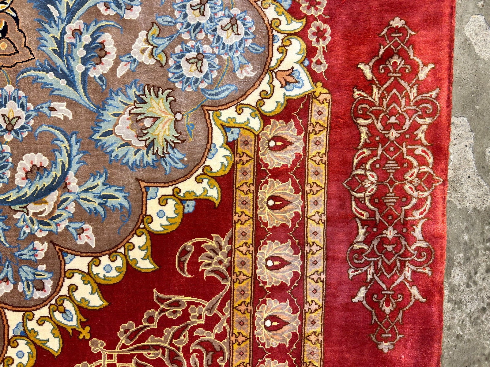 9'8"x13'6" Exquisite Signed Hand-Knotted 100% Silk Qume Rug