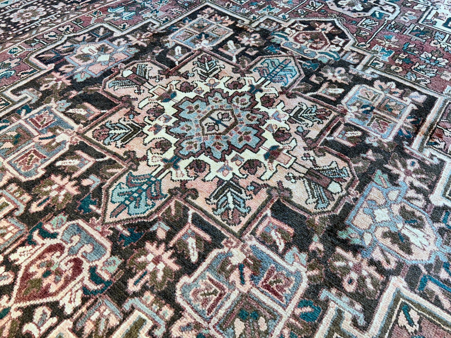 7'5"x11'5" Hand-Knotted 100% Wool Pile Herize Rug