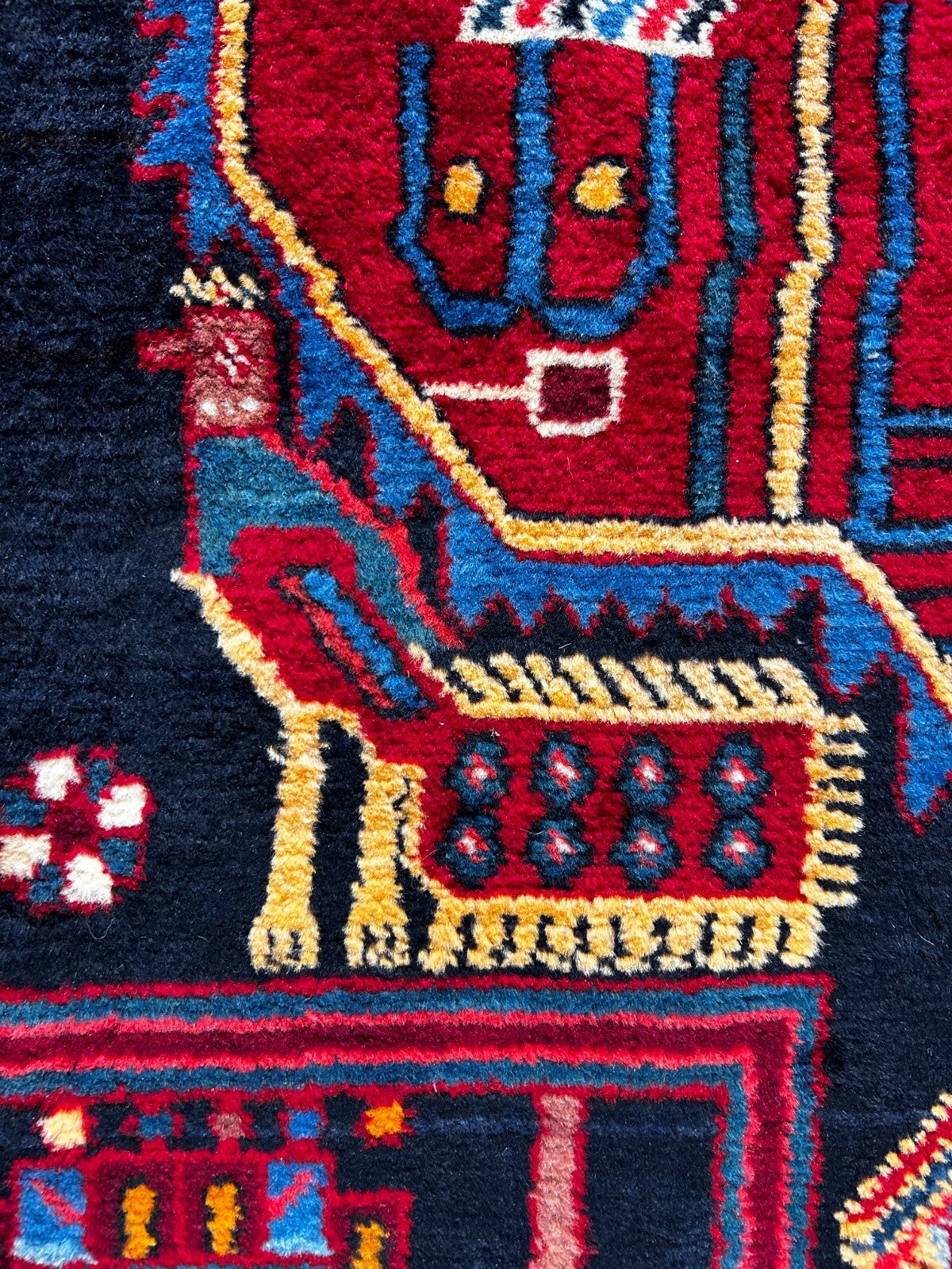 5'5" x 10'4'' Hand-Knotted 100% Lamb Wool Carpet - Nahavande Area Rug