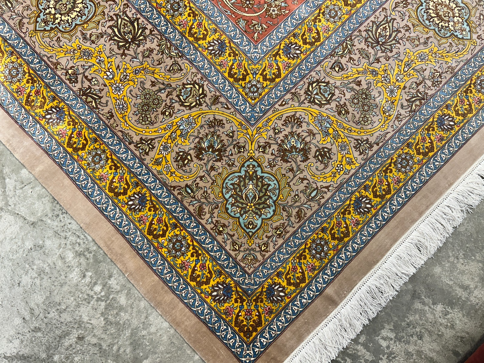 9'9"x13'4" Exquisite Signed Hand-Knotted 100% Silk Qume Rug