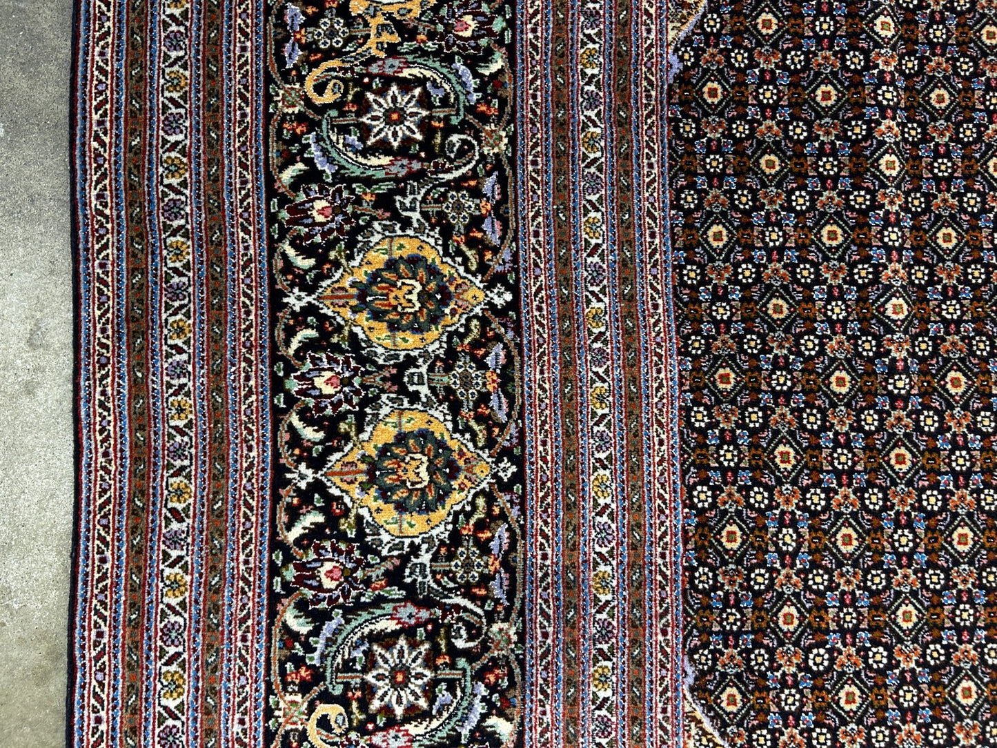 8'3"x11'2" Fine Hand-Knotted Wool & Silk Oriental Rug - Area Carpet