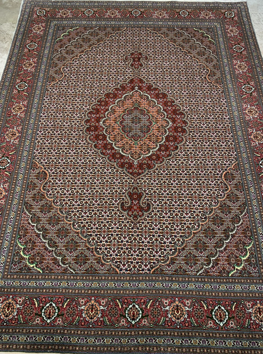 5'1"x6'10" Fine Hand-Knotted Wool & Silk Blend Tabrize Mahi Carpet - Area Rug