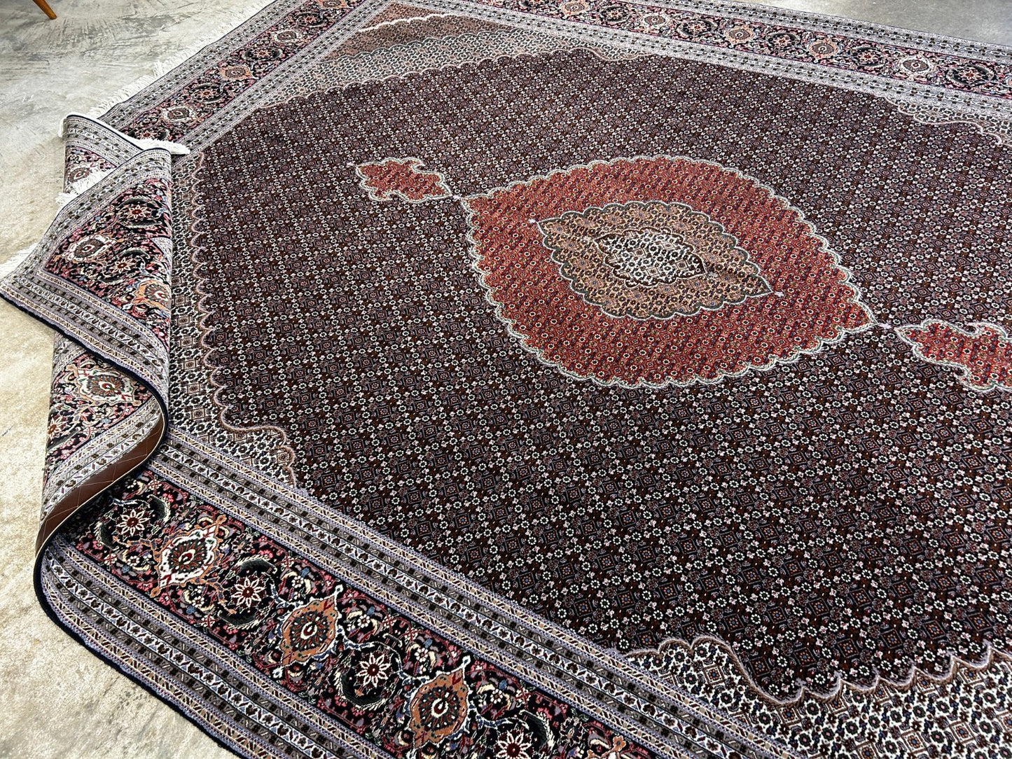 8'3"x11'5" Fine Hand-Knotted Wool & Silk Oriental Rug - Area Carpet