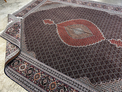 8'3"x11'5" Fine Hand-Knotted Wool & Silk Oriental Rug - Area Carpet