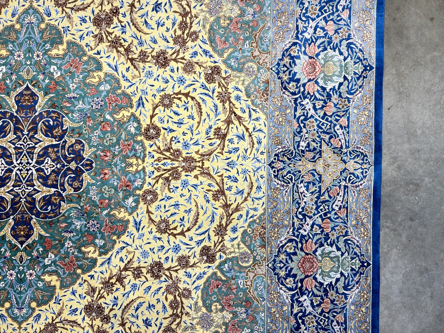 6'5"x10'4" Exquisite Extra-Fine Hand-Knotted 100% Silk Qume Carpet - Area Rug