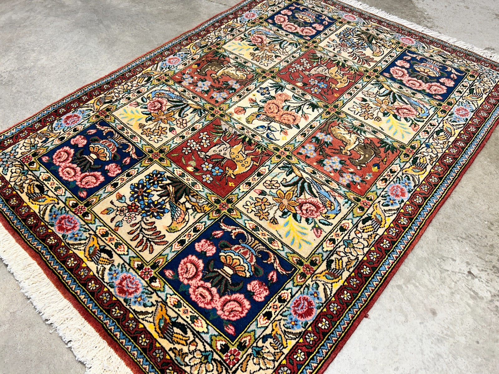3'5"x5'2" Hand-Knotted 100% Lamb Wool Bakhtiarie Carpet - Area Rug
