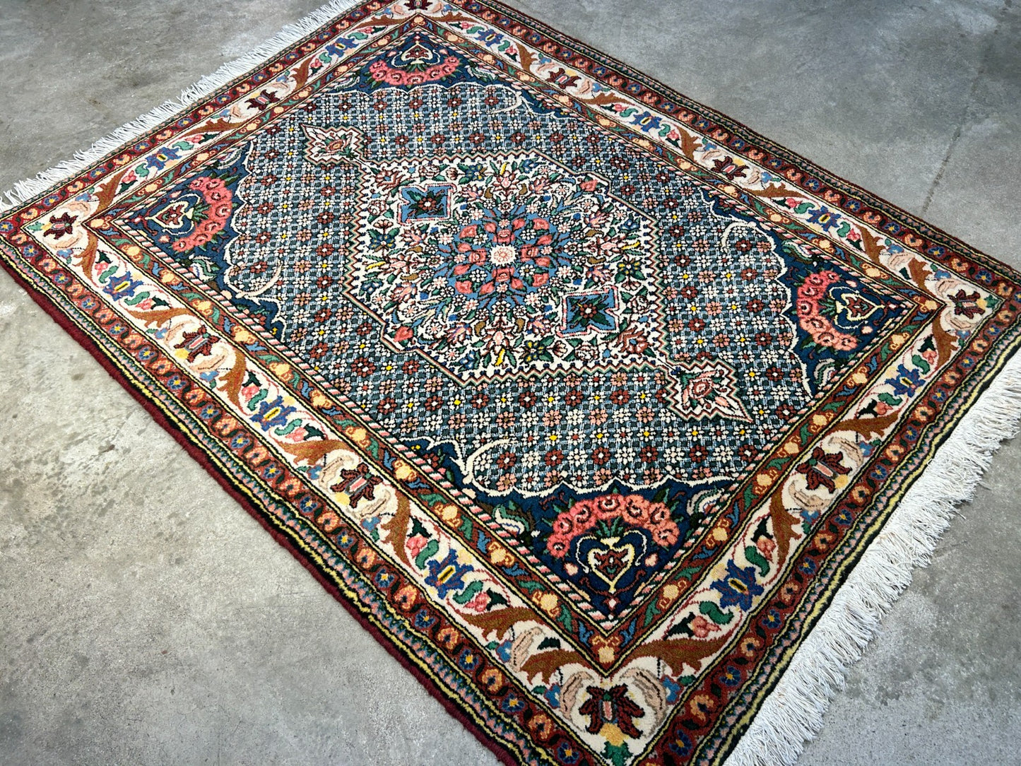 3'5"x5'2" Hand-Knotted 100% Lamb Wool Bakhtiarie Area Rug