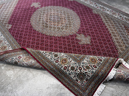 8'2"x11'6" Fine Hand-Knotted Wool & Silk Oriental Rug - Area Carpet