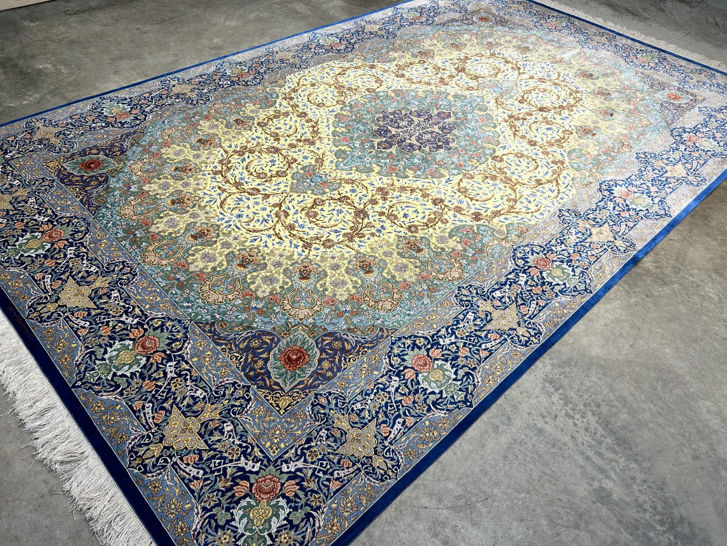 6'5"x10'4" Exquisite Extra-Fine Hand-Knotted 100% Silk Qume Carpet - Area Rug