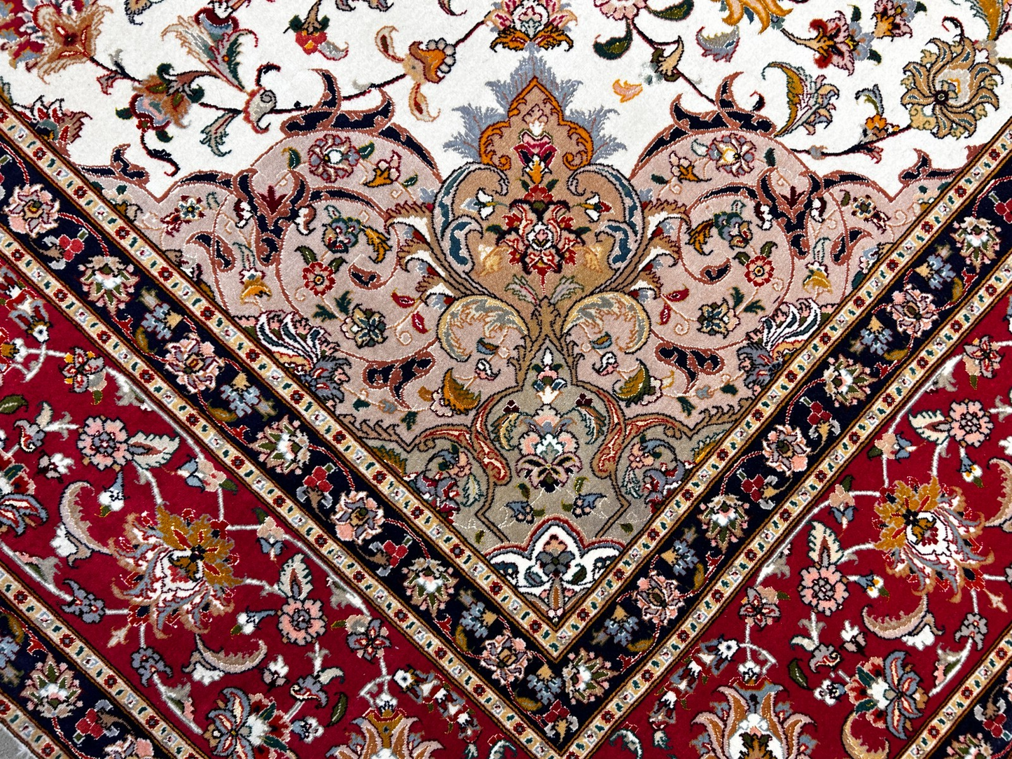 8'3"x11'7'' Very Fine Hand-Knotted Silk & Wool Tabrize Area Rug - Area Carpet