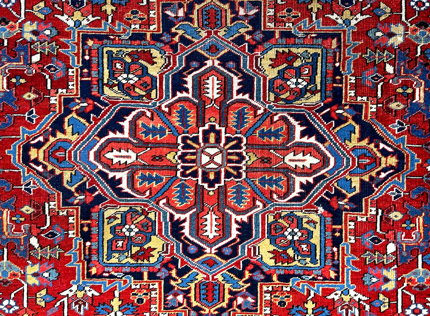 Collector Item - 8'x11'4" Antique Fine Lamb Wool Hand-knotted Serapie Rug