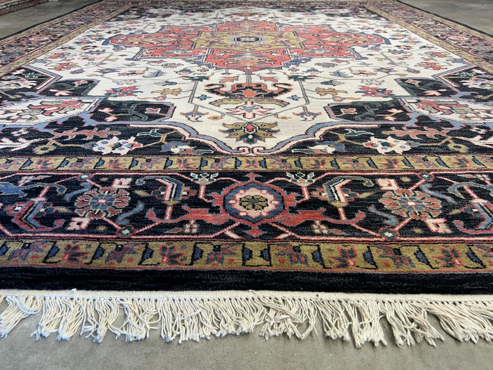 9'x11'10" Hand-Knotted 100%  Wool Pile IndoHeriz Rug