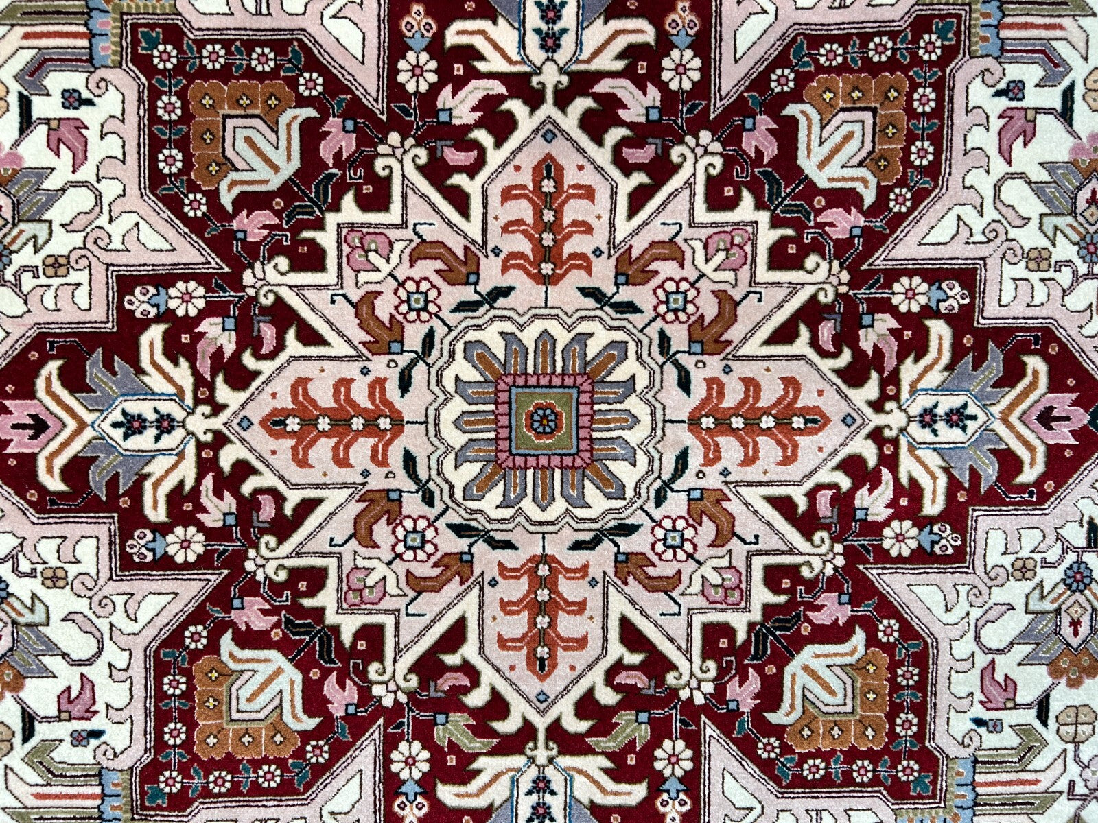 6'8"x10' Fine Hand-Knotted Wool & Silk Blend Tabrize Herize Carpet - Area Rug