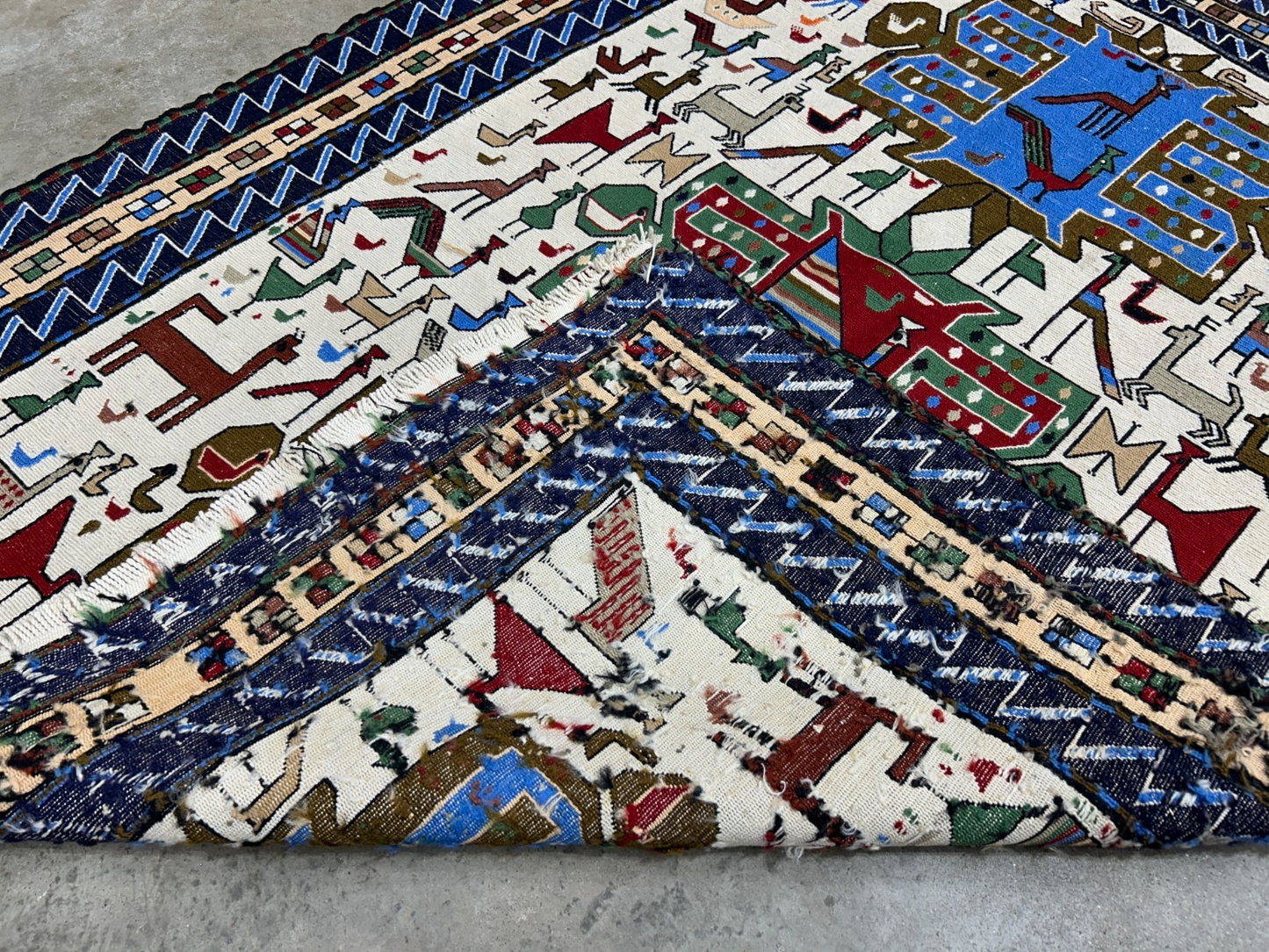 4'x4'10" Needle Punched 100% Wool Soumak Area Rug - Carpet