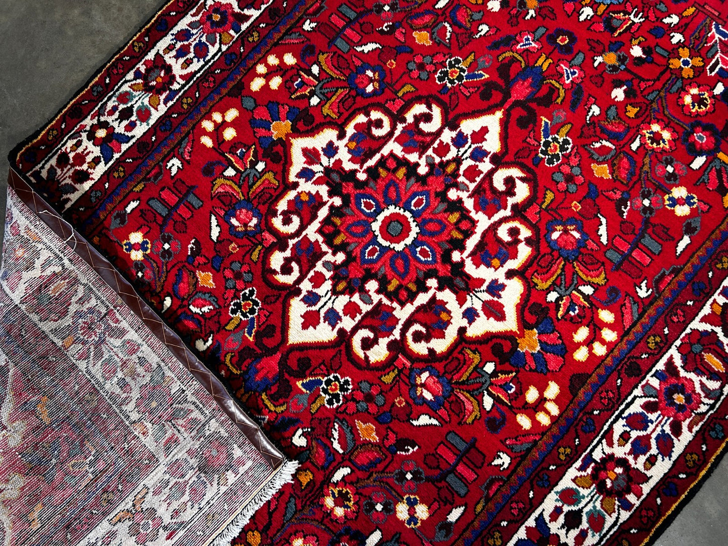 5'7" x 10' Hand-Knotted 100% Wool Pile Bakhtiare Area Rug