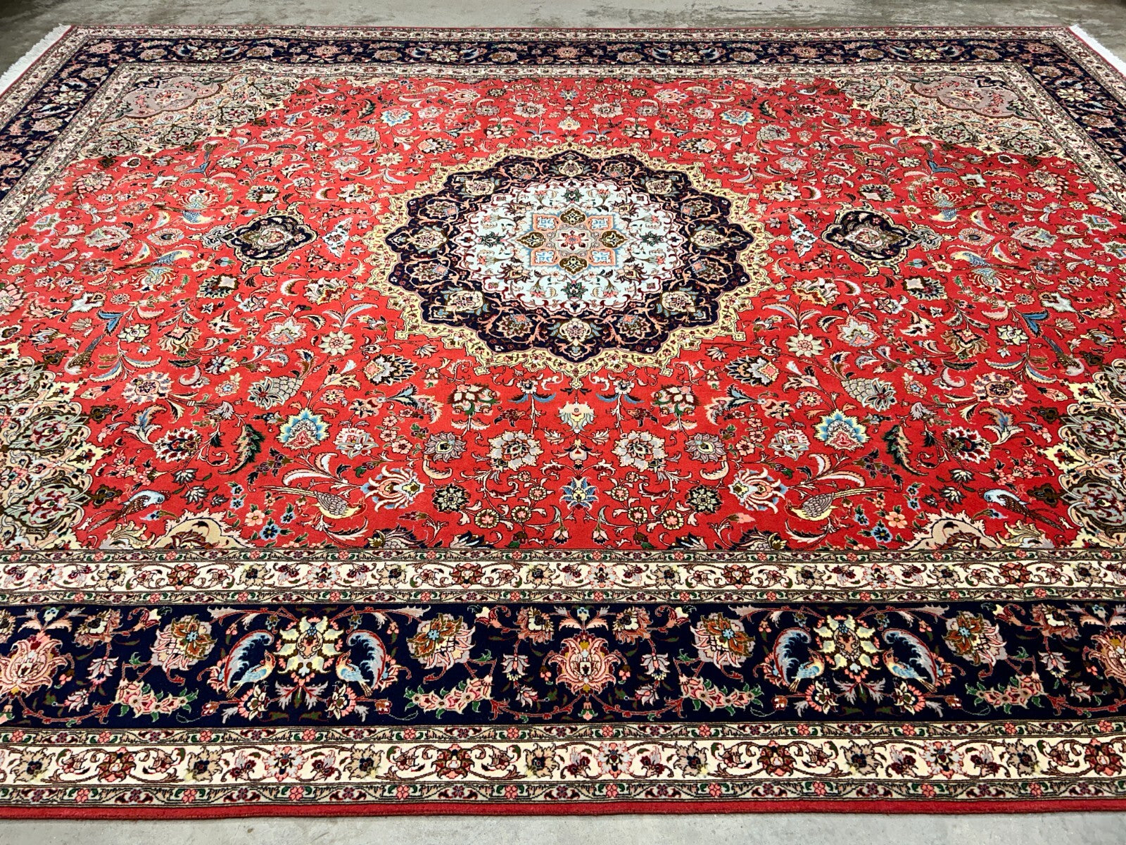 9'11"x12'10" Fine Hand-Knotted Wool & Silk Tabrize Rug