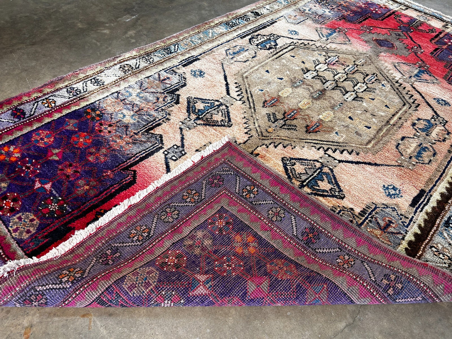 5'1" x 8'10" Hand-Knotted 100% Lamb Wool Carpet - Mousele Area Rug