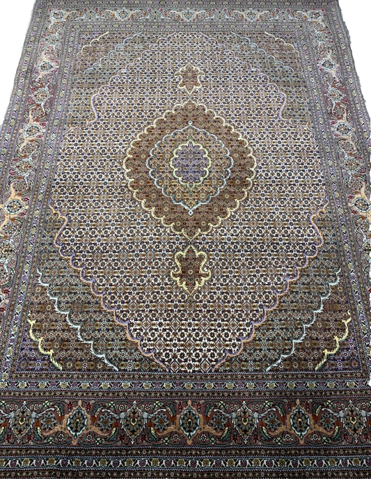 4'7"x6'7" Fine Hand-Knotted Wool & Silk Blend Tabrize Mahi Carpet - Area Rug