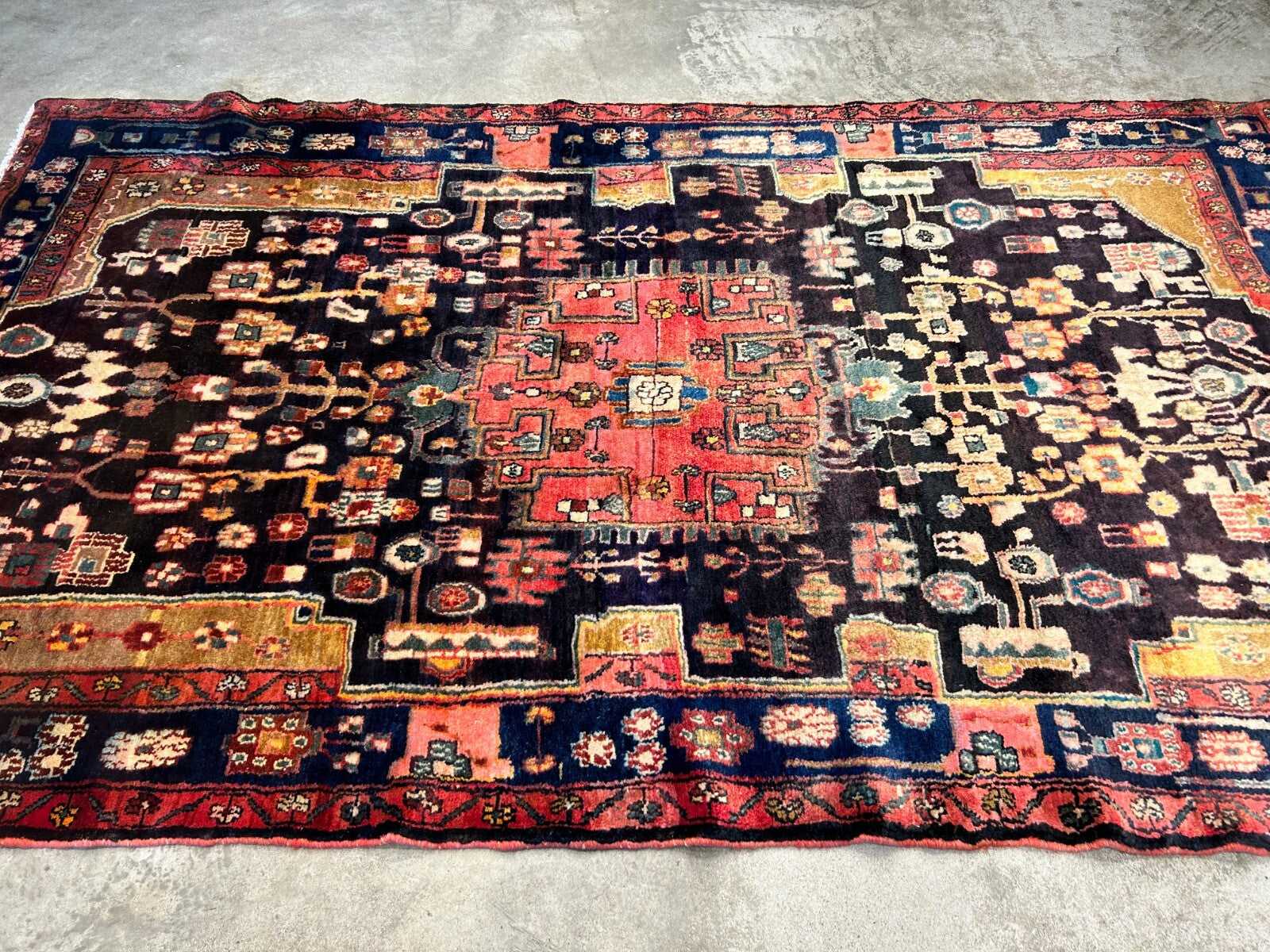 5'1" x 8'8" Hand-Knotted 100% Wool Carpet - Nahavande Area Rug