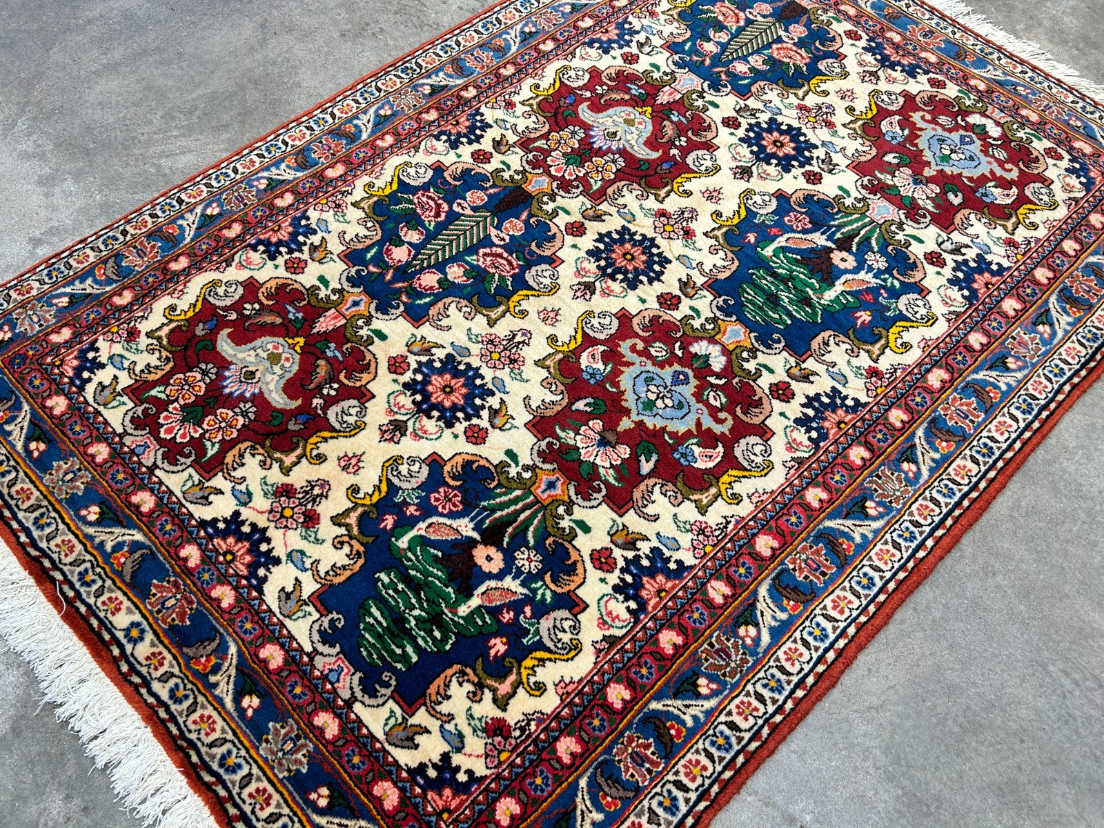 3'x5'1" Hand-Knotted 100% Wool Pile Bakhtiarie Area Rug