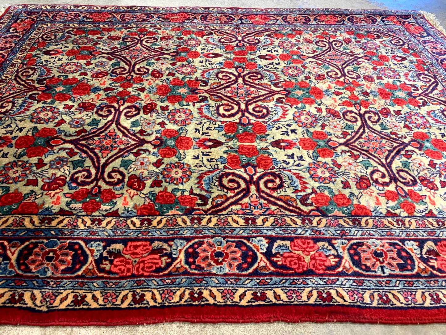 3'8"x4'11'' Hand-Knotted 100% Wool Bidjare Area Rug - Area Carpet