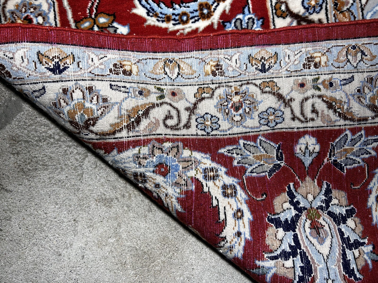 8'8"x11'9" Extra Fine Hand-Knotted Wool & Silk Isfahane Rug