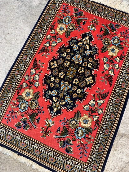 2'x3' Very Fine Hand-Knotted 100% Wool Qume Rug